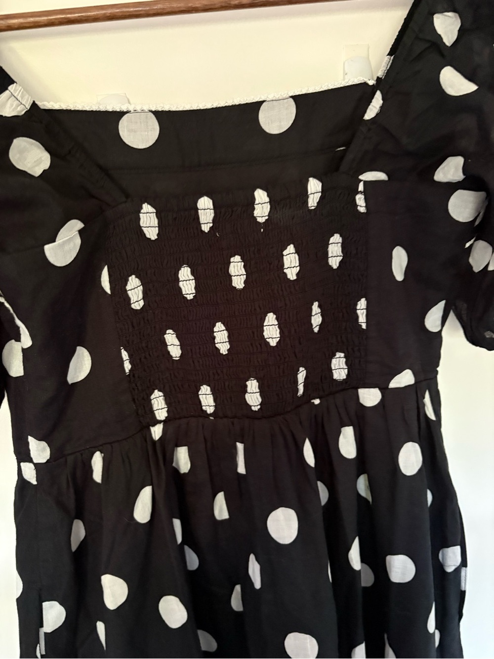Abercrombie & Fitch Black and White Polka Dot Puff Sleeve Midi Dress - Picture 6 of 9